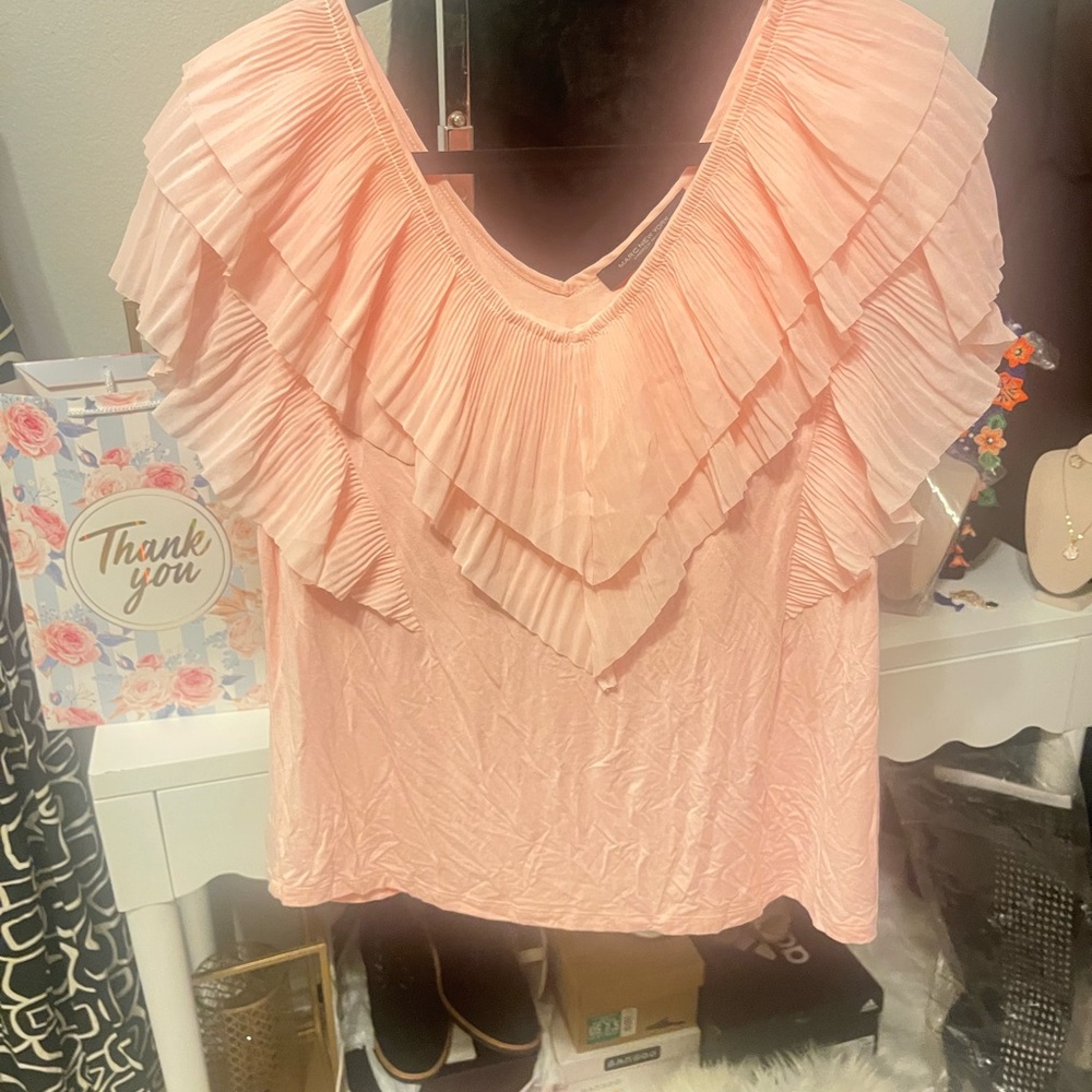 Pink Ruffled Women's Top This  stretches quite a bit, it can fit any size,NWOT